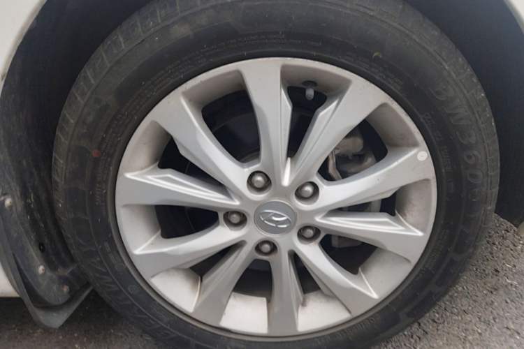 Used Hyundai Elantra (5th Generation / Langdong) 2016 1.6L Manual Luxury Model Exterior 7