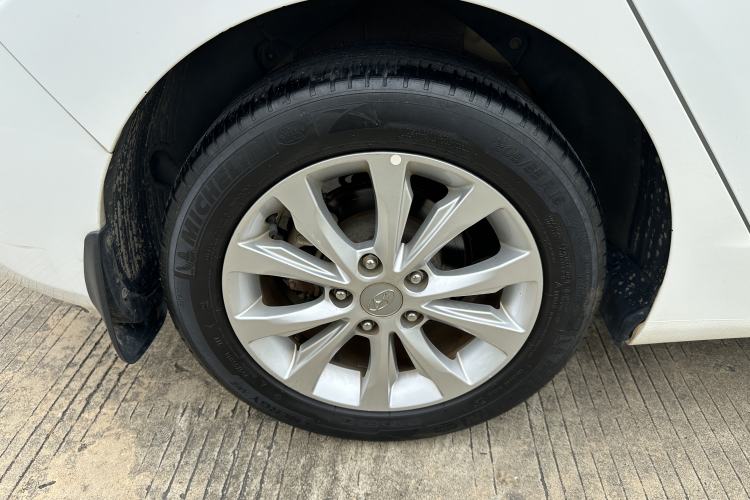 Used Hyundai Elantra (5th Generation / Langdong) 2016 1.6L Automatic Smart Version Exterior 8