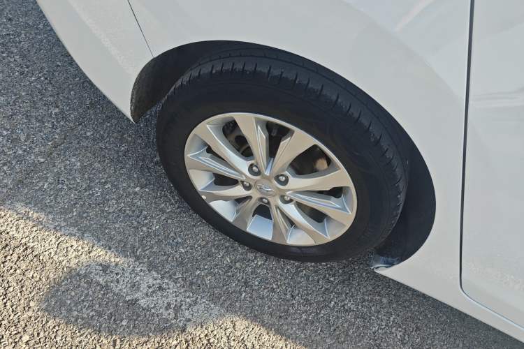 Used Hyundai Elantra (5th Generation / Langdong) 2016 1.6L Automatic Prestige Model Exterior 8
