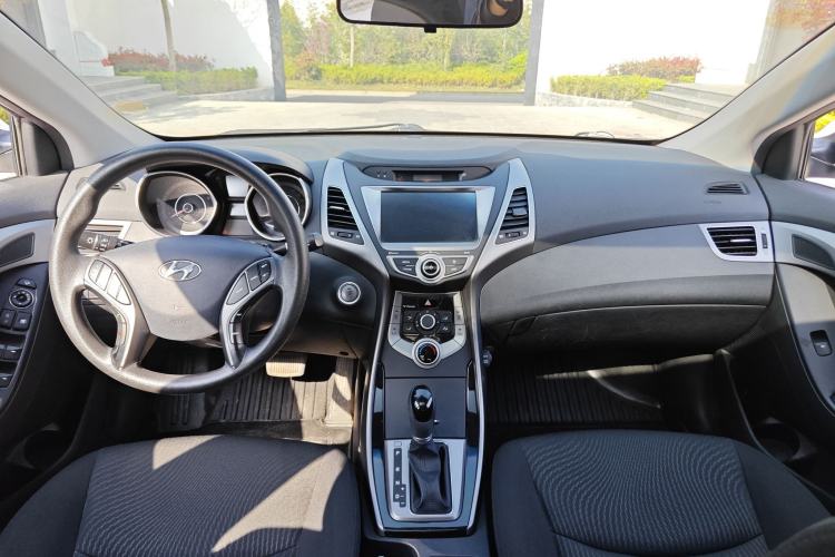 Used Hyundai Elantra (5th Generation / Langdong) 2016 1.6L Automatic Prestige Model Exterior 9