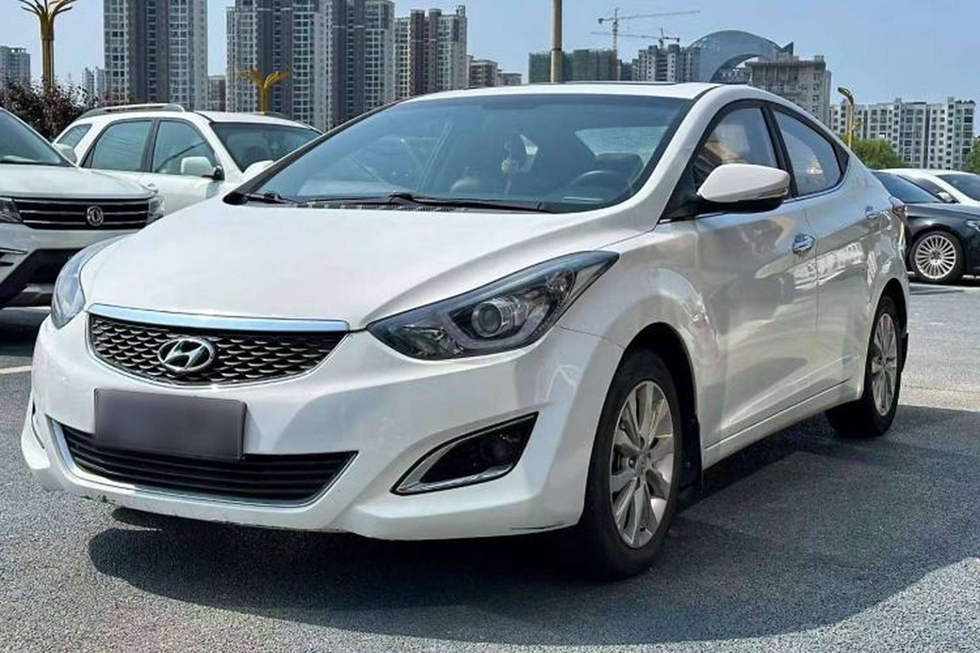 Used Hyundai Elantra (5th Generation / Langdong) 2016 1.6L Automatic Prestige Model Front Left 45 Deg