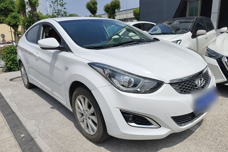 Used Hyundai Elantra (5th Generation / Langdong) 2016 1.6L Automatic Smart Version Front Right 45 Deg