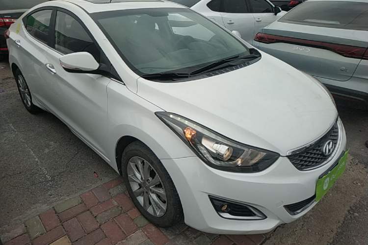 Used Hyundai Elantra (5th Generation / Langdong) 2016 1.6L Automatic Prestige Model Front Right 45 Deg