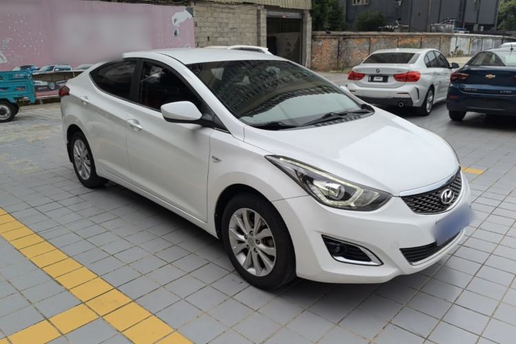 Used Hyundai Elantra (5th Generation / Langdong) 2016 1.6L Automatic Smart Version Front Right 45 Deg