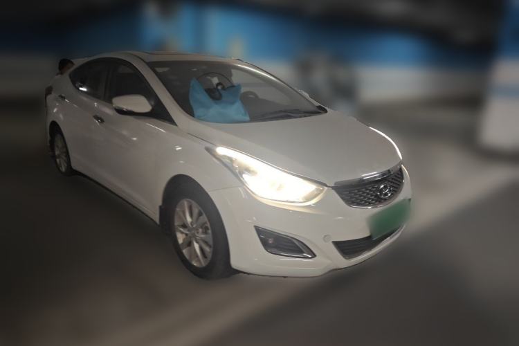 Used Hyundai Elantra (5th Generation / Langdong) 2016 1.6L Manual Luxury Model Front Right 45 Deg