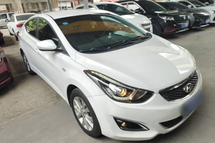 Used Hyundai Elantra (5th Generation / Langdong) 2016 1.6L Automatic Smart Version Front Right 45 Deg