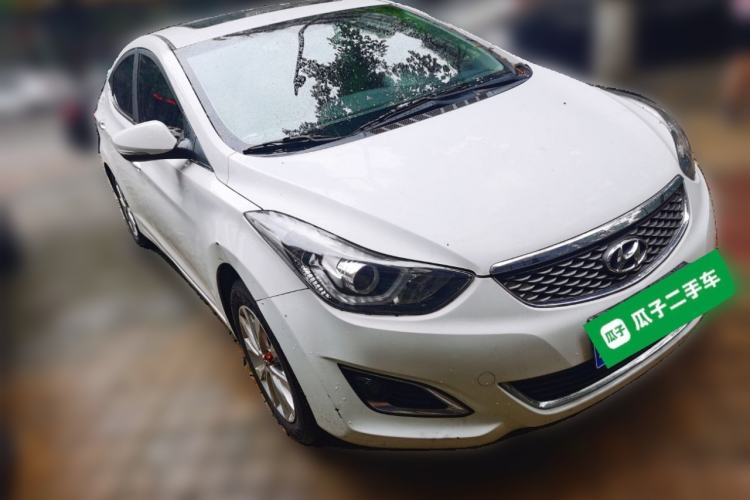 Used Hyundai Elantra (5th Generation / Langdong) 2016 1.6L Manual Luxury Model Front Right 45 Deg