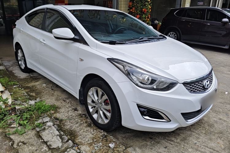 Used Hyundai Elantra (5th Generation / Langdong) 2016 1.6L Automatic Smart Version Front Right 45 Deg