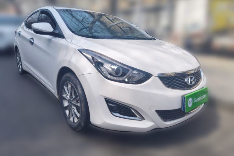 Used Hyundai Elantra (5th Generation / Langdong) 2016 1.6L Manual Luxury Model Front Right 45 Deg
