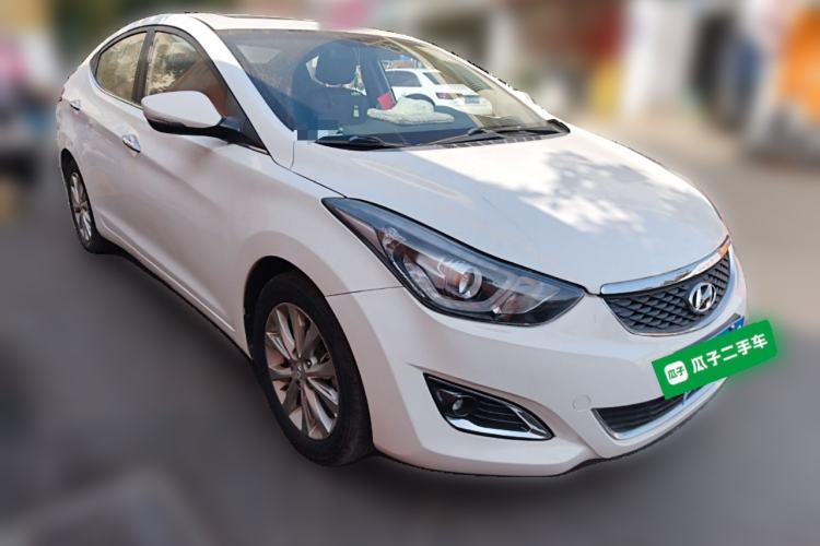 Used Hyundai Elantra (5th Generation / Langdong) 2016 1.6L Manual Luxury Model Front Right 45 Deg