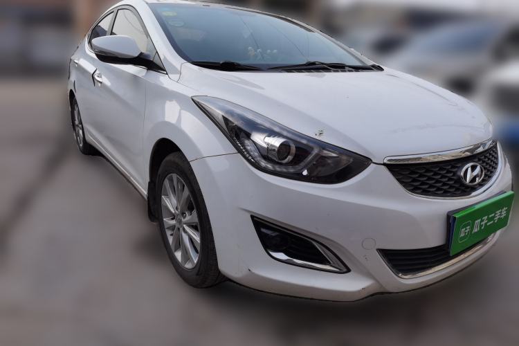 Used Hyundai Elantra (5th Generation / Langdong) 2016 1.6L Manual Luxury Model Front Right 45 Deg