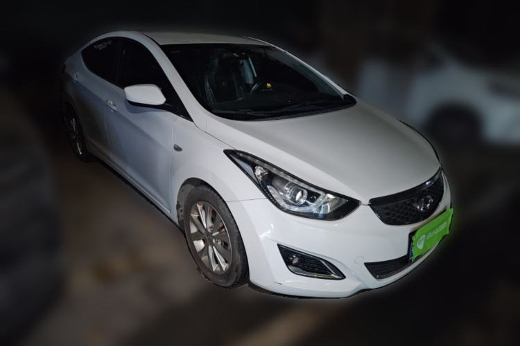 Used Hyundai Elantra (5th Generation / Langdong) 2016 1.6L Automatic Smart Version Front Right 45 Deg