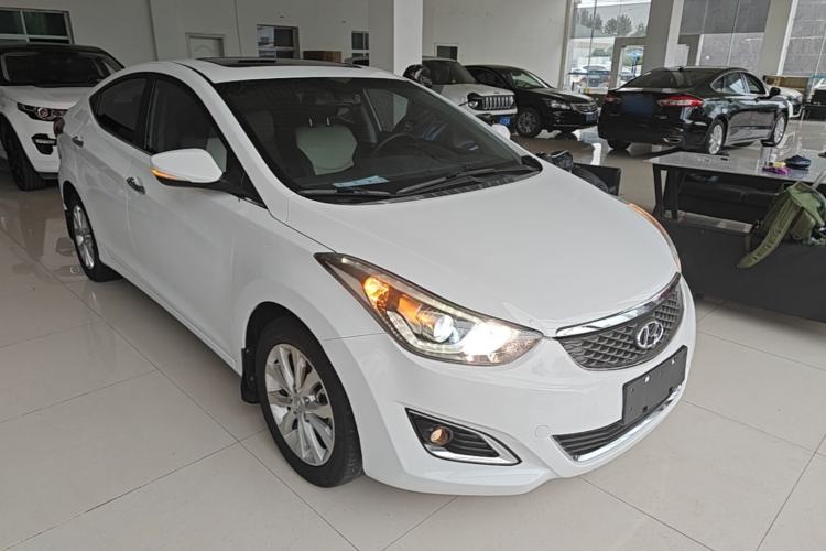 Used Hyundai Elantra (5th Generation / Langdong) 2016 1.6L Automatic Prestige Model Front Right 45 Deg