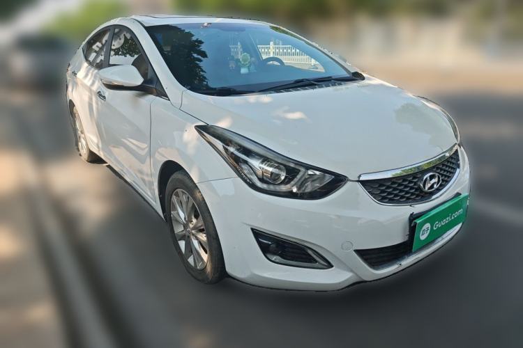 Used Hyundai Elantra (5th Generation / Langdong) 2016 1.6L Manual Luxury Model Front Right 45 Deg