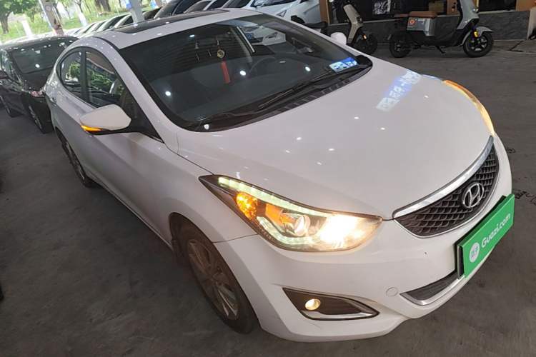 Used Hyundai Elantra (5th Generation / Langdong) 2016 1.6L Automatic Prestige Model Front Right 45 Deg