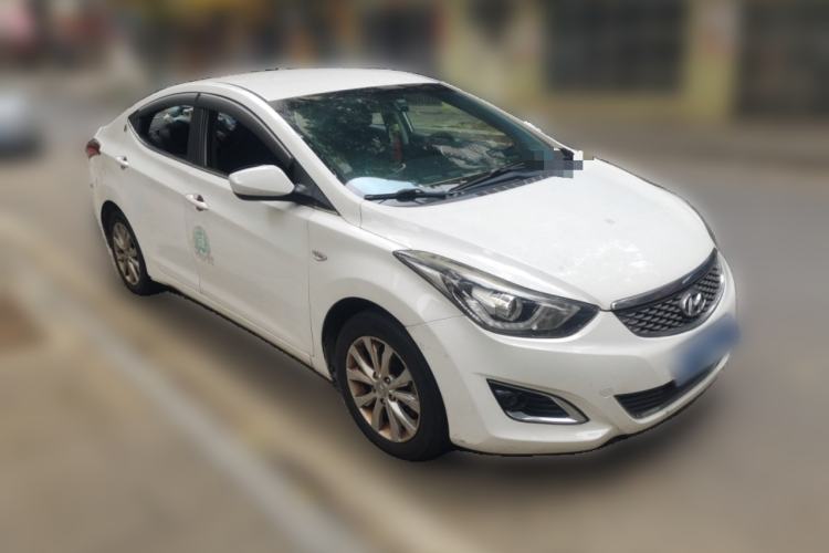 Used Hyundai Elantra (5th Generation / Langdong) 2016 1.6L Automatic Smart Version Front Right 45 Deg