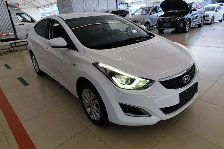 Used Hyundai Elantra (5th Generation / Langdong) 2016 1.6L Automatic Smart Version Front Right 45 Deg