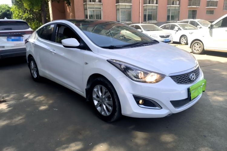 Used Hyundai Elantra (5th Generation / Langdong) 2016 1.6L Automatic Smart Version Front Right 45 Deg