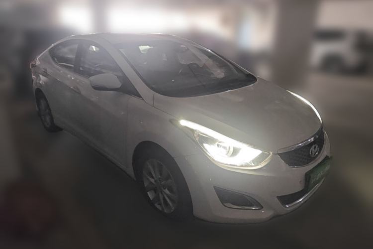 Used Hyundai Elantra (5th Generation / Langdong) 2016 1.6L Manual Luxury Model Front Right 45 Deg