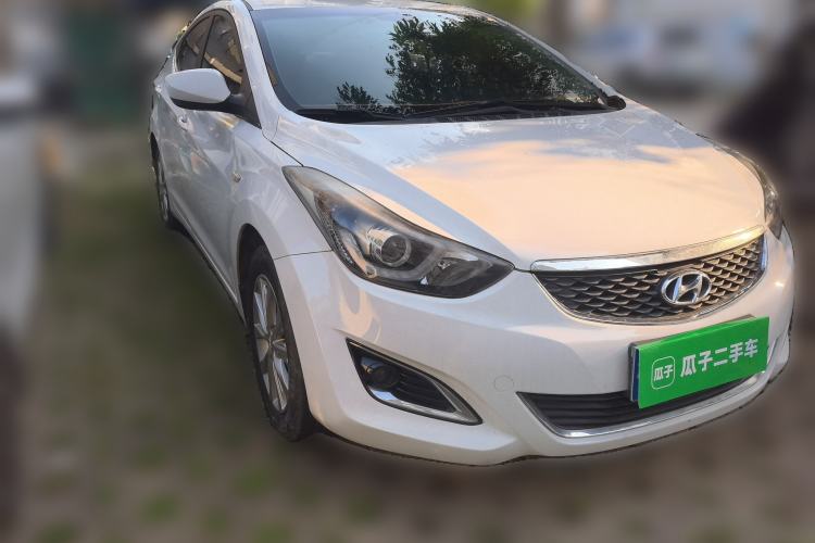Used Hyundai Elantra (5th Generation / Langdong) 2016 1.6L Automatic Smart Version Front Right 45 Deg