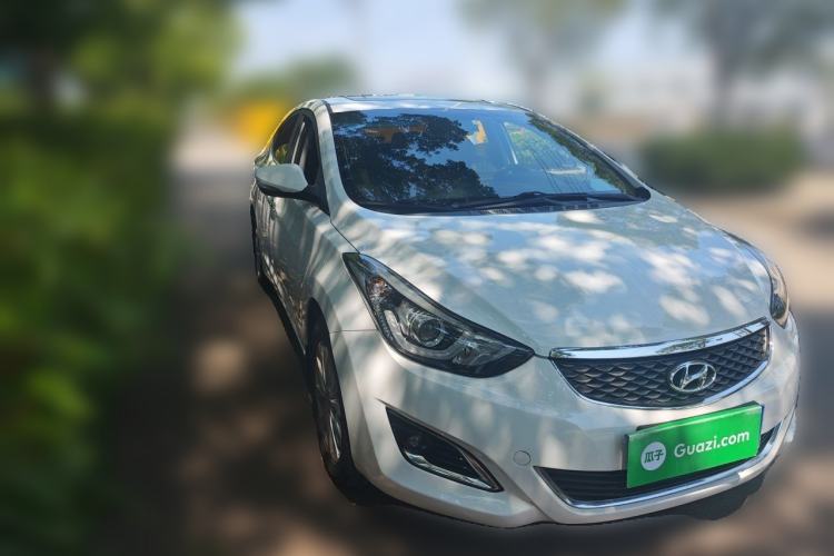 Used Hyundai Elantra (5th Generation / Langdong) 2016 1.6L Manual Luxury Model Front Right 45 Deg