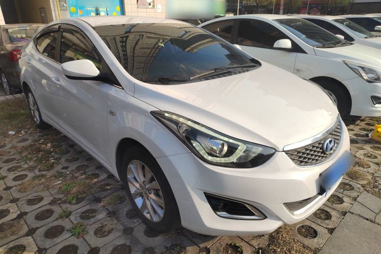 Used Hyundai Elantra (5th Generation / Langdong) 2016 1.6L Automatic Smart Version Front Right 45 Deg