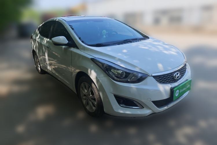 Used Hyundai Elantra (5th Generation / Langdong) 2016 1.6L Manual Luxury Model Front Right 45 Deg