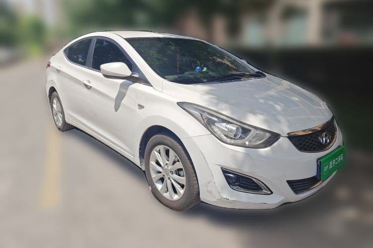 Used Hyundai Elantra (5th Generation / Langdong) 2016 1.6L Automatic Smart Version Front Right 45 Deg
