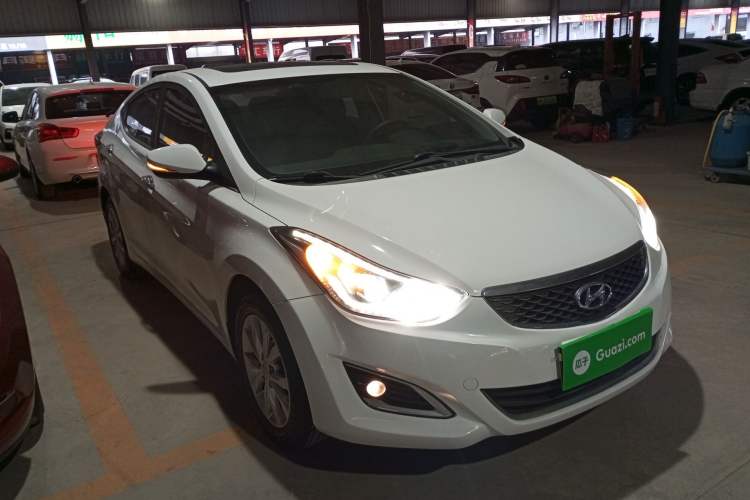 Used Hyundai Elantra (5th Generation / Langdong) 2016 1.6L Automatic Prestige Model Front Right 45 Deg