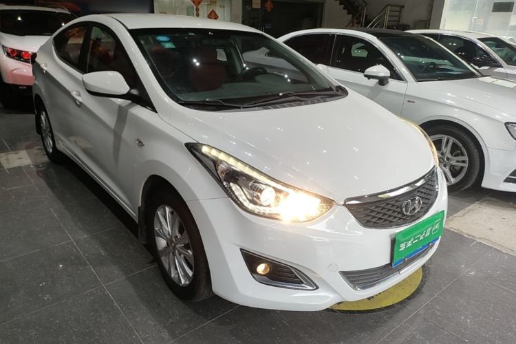 Used Hyundai Elantra (5th Generation / Langdong) 2016 1.6L Automatic Smart Version Front Right 45 Deg