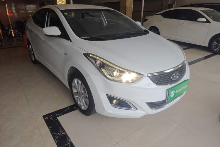 Used Hyundai Elantra (5th Generation / Langdong) 2016 1.6L Automatic Smart Version Front Right 45 Deg