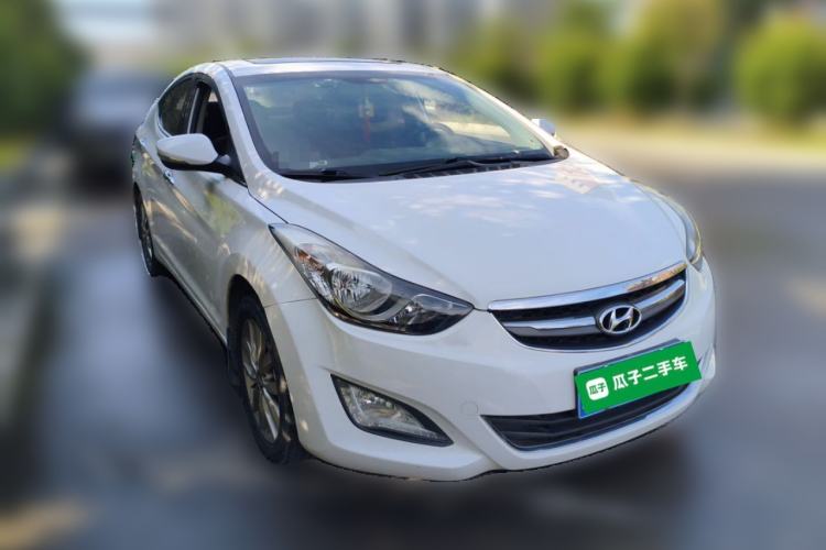 Used Hyundai Elantra (5th Generation / Langdong) 2016 1.6L Manual Luxury Model Front Right 45 Deg