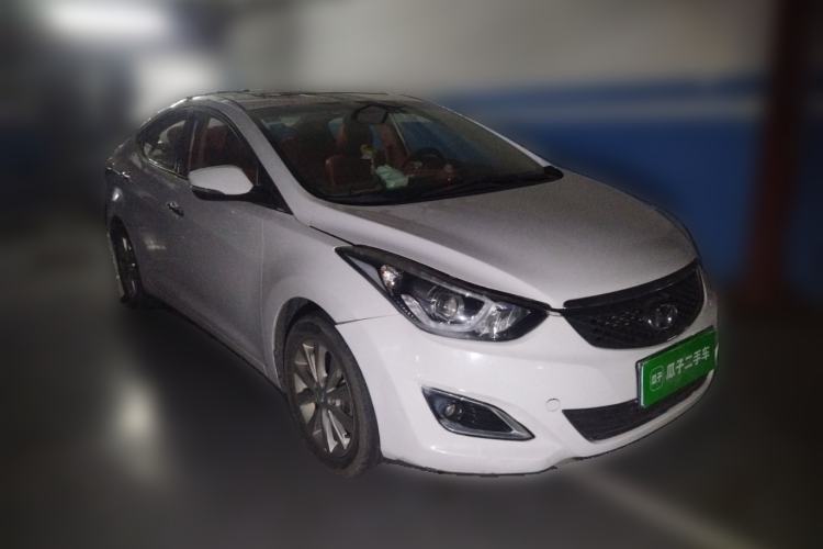 Used Hyundai Elantra (5th Generation / Langdong) 2016 1.6L Manual Luxury Model Front Right 45 Deg