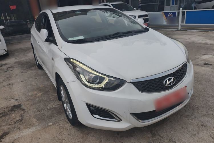 Used Hyundai Elantra (5th Generation / Langdong) 2016 1.6L Automatic Smart Version Front Right 45 Deg