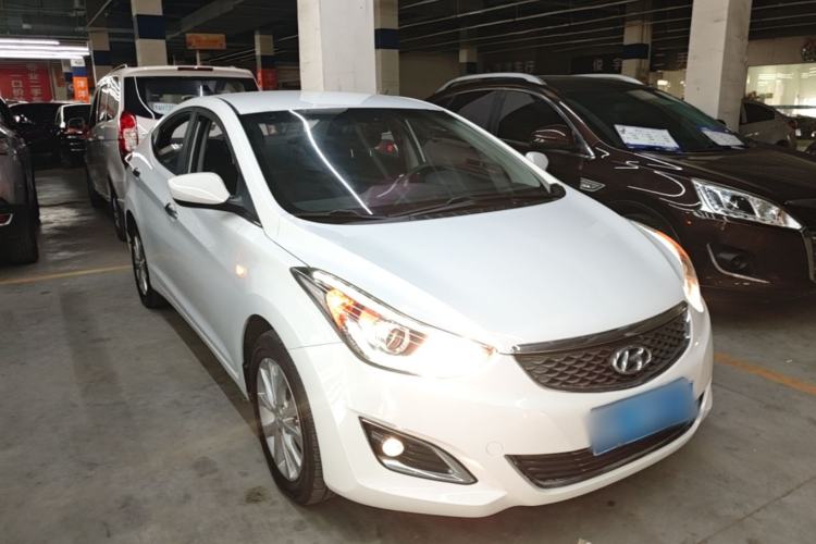 Used Hyundai Elantra (5th Generation / Langdong) 2016 1.6L Automatic Smart Version Front Right 45 Deg