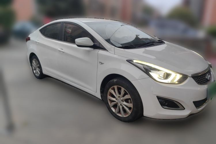 Used Hyundai Elantra (5th Generation / Langdong) 2016 1.6L Automatic Smart Version Front Right 45 Deg
