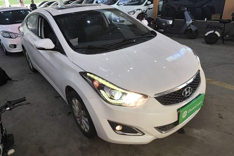 Used Hyundai Elantra (5th Generation / Langdong) 2016 1.6L Automatic Prestige Model Front Right 45 Deg