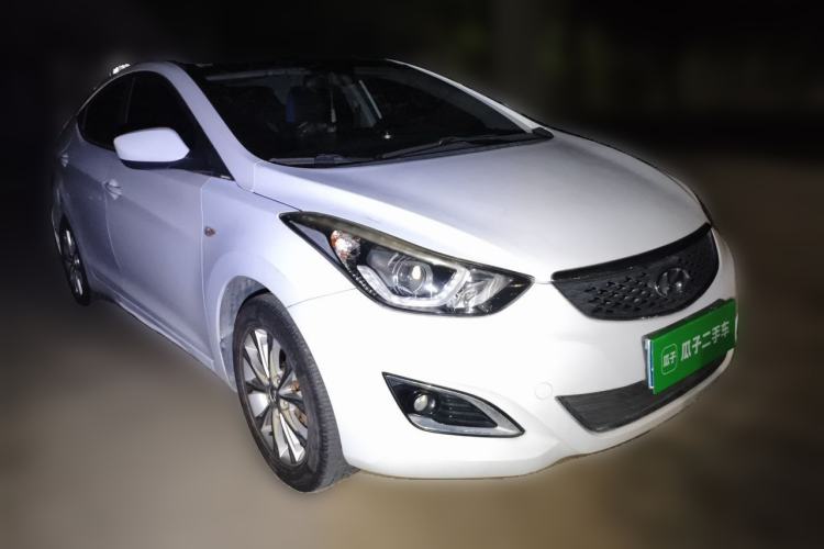 Used Hyundai Elantra (5th Generation / Langdong) 2016 1.6L Automatic Smart Version Front Right 45 Deg