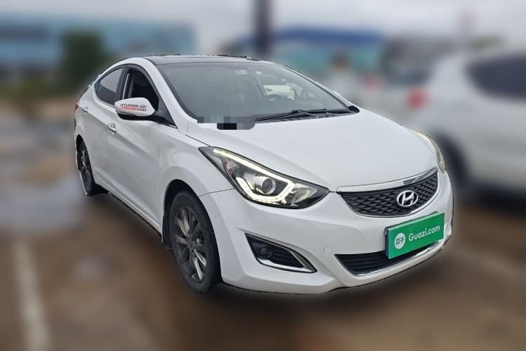 Used Hyundai Elantra (5th Generation / Langdong) 2016 1.6L Manual Luxury Model Front Right 45 Deg