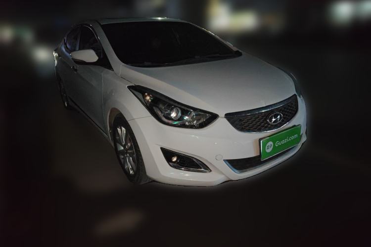 Used Hyundai Elantra (5th Generation / Langdong) 2016 1.6L Manual Luxury Model Front Right 45 Deg