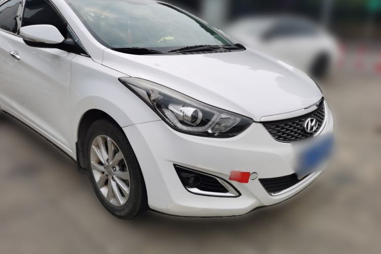 Used Hyundai Elantra (5th Generation / Langdong) 2016 1.6L Manual Luxury Model Front Right 45 Deg