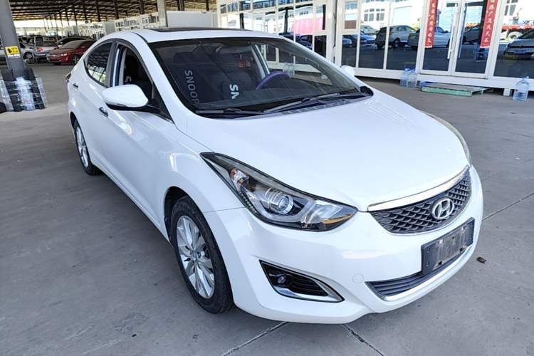 Used Hyundai Elantra (5th Generation / Langdong) 2016 1.6L Automatic Prestige Model Front Right 45 Deg