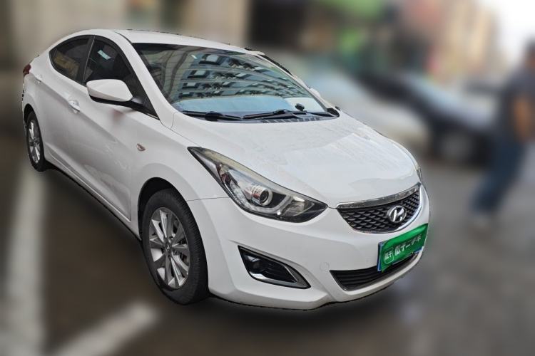 Used Hyundai Elantra (5th Generation / Langdong) 2016 1.6L Automatic Smart Version Front Right 45 Deg
