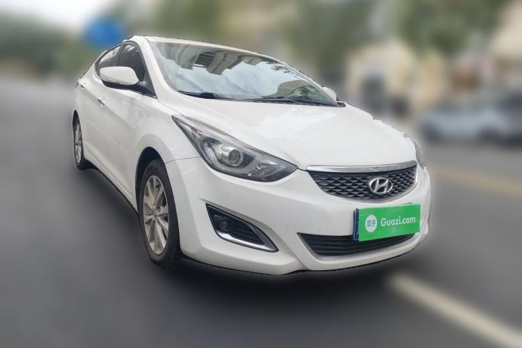 Used Hyundai Elantra (5th Generation / Langdong) 2016 1.6L Manual Luxury Model Front Right 45 Deg