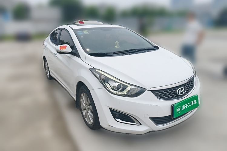 Used Hyundai Elantra (5th Generation / Langdong) 2016 1.6L Manual Luxury Model Front Right 45 Deg
