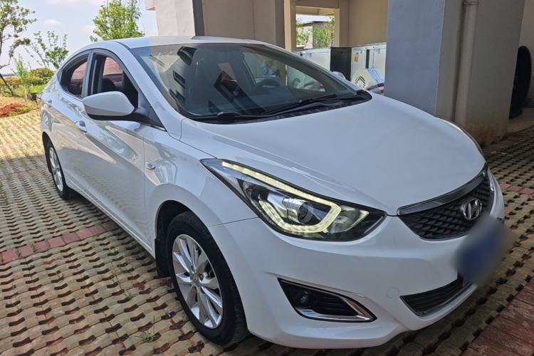 Used Hyundai Elantra (5th Generation / Langdong) 2016 1.6L Automatic Smart Version Front Right 45 Deg