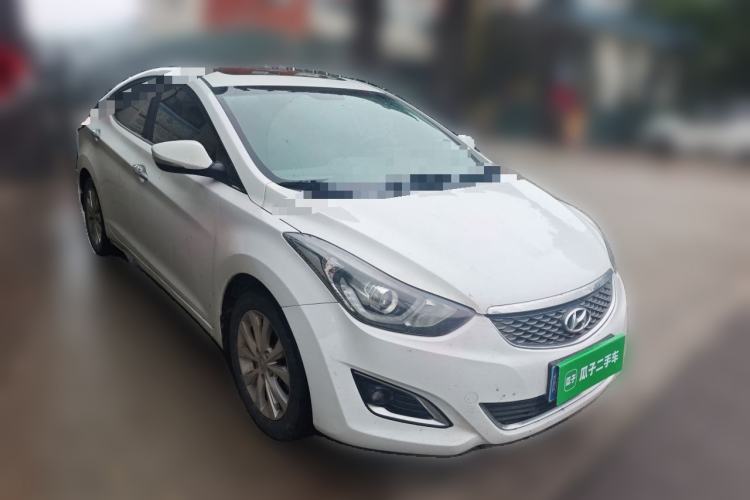 Used Hyundai Elantra (5th Generation / Langdong) 2016 1.6L Manual Luxury Model Front Right 45 Deg