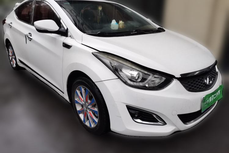 Used Hyundai Elantra (5th Generation / Langdong) 2016 1.6L Manual Luxury Model Front Right 45 Deg