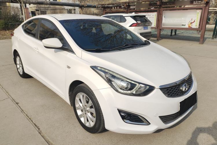 Used Hyundai Elantra (5th Generation / Langdong) 2016 1.6L Automatic Smart Version Front Right 45 Deg