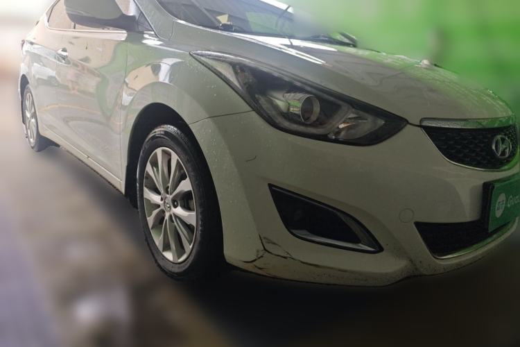 Used Hyundai Elantra (5th Generation / Langdong) 2016 1.6L Manual Luxury Model Front Right 45 Deg